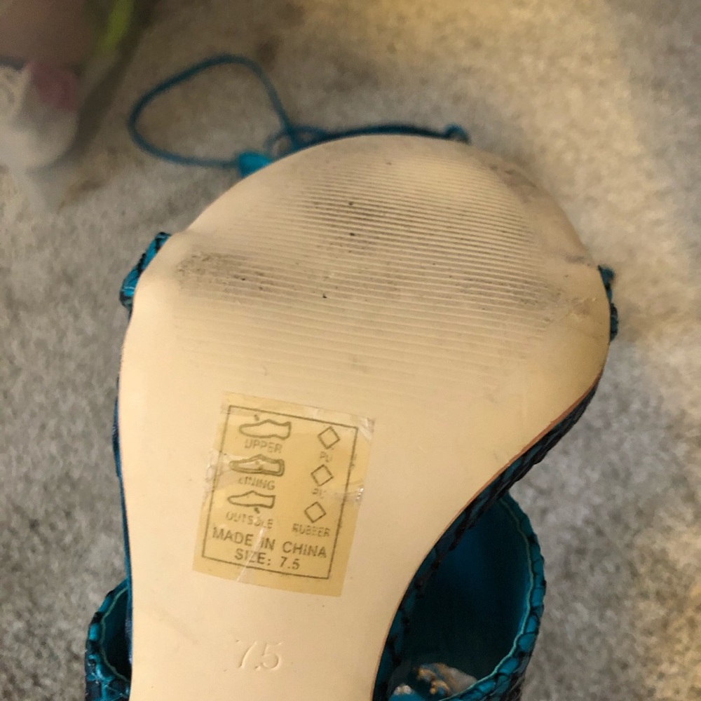 Turquoise heels - Picture 2 of 2
